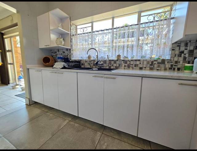 3 BEDROOM HOUSE FOR SALE IN SOUTH CREST
